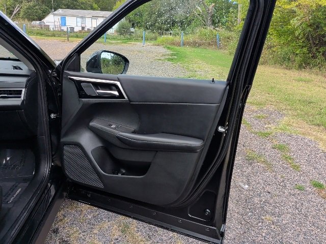 Used 2024 Mitsubishi Outlander SE image 10