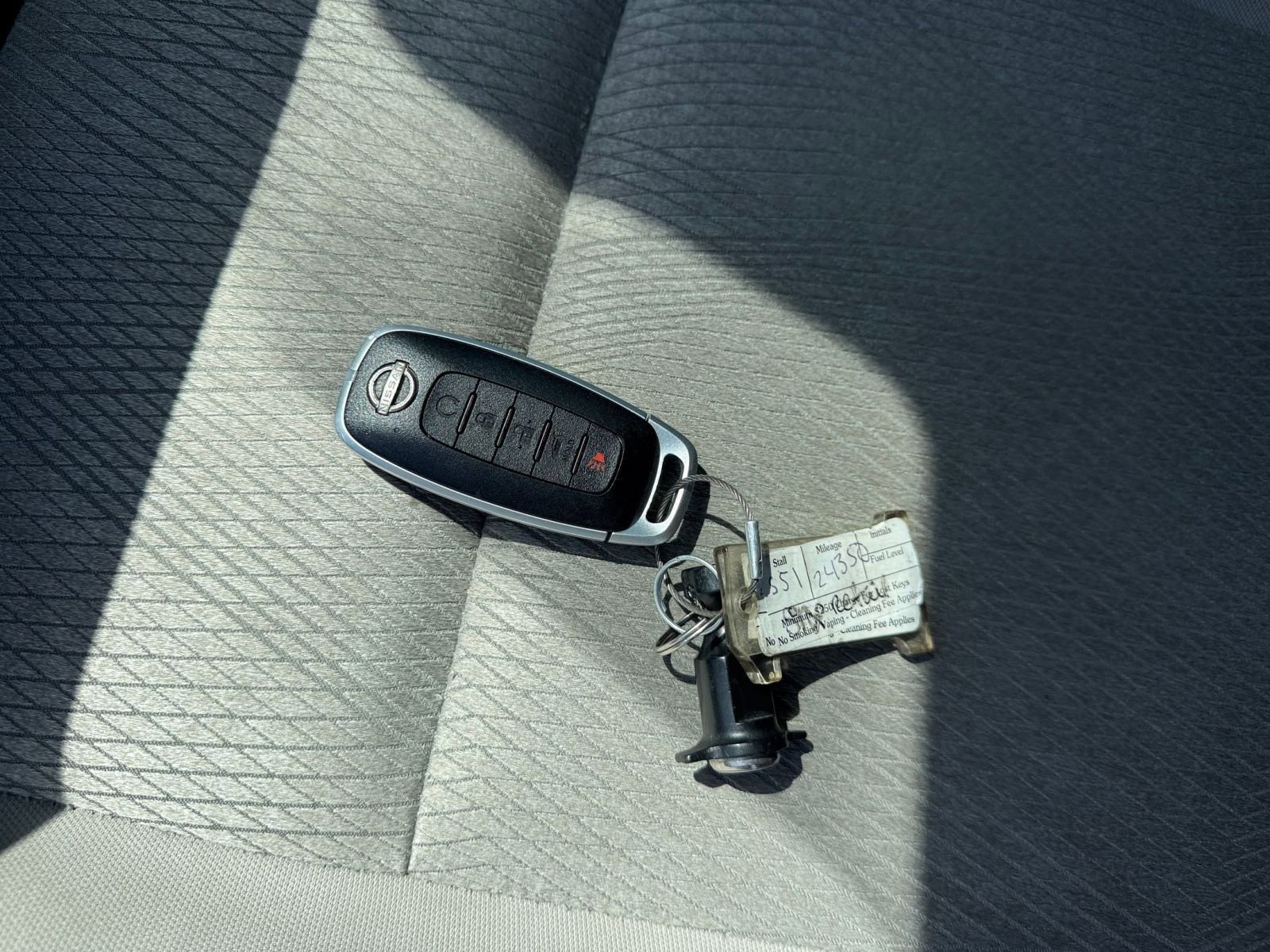 Used 2025 Nissan Rogue SV FWD image 20