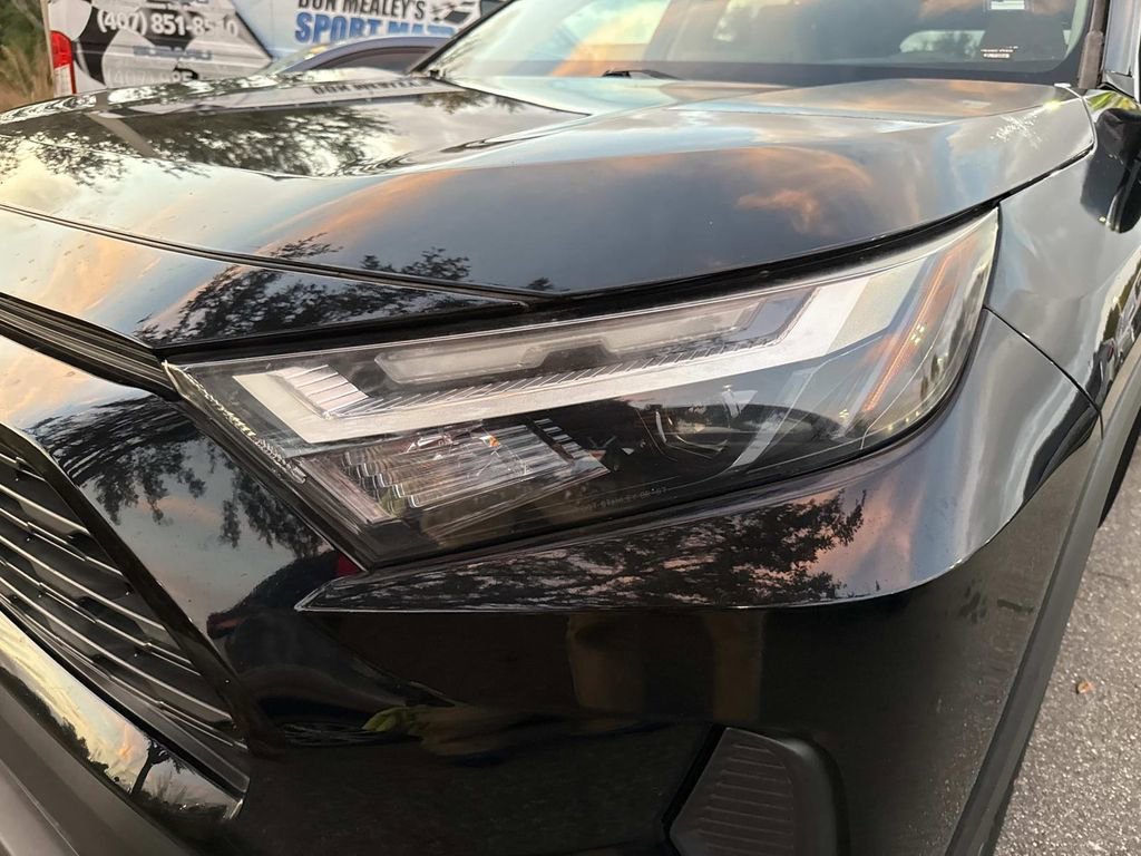 Used 2022 Toyota RAV4 XLE image 12