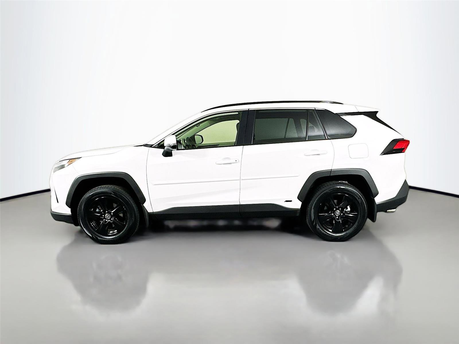 Used 2023 Toyota RAV4 XLE w/ Convenience Package AWD/4WD image 8