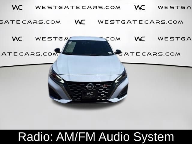 Used 2024 Nissan Altima 2.5 SR FWD image 2