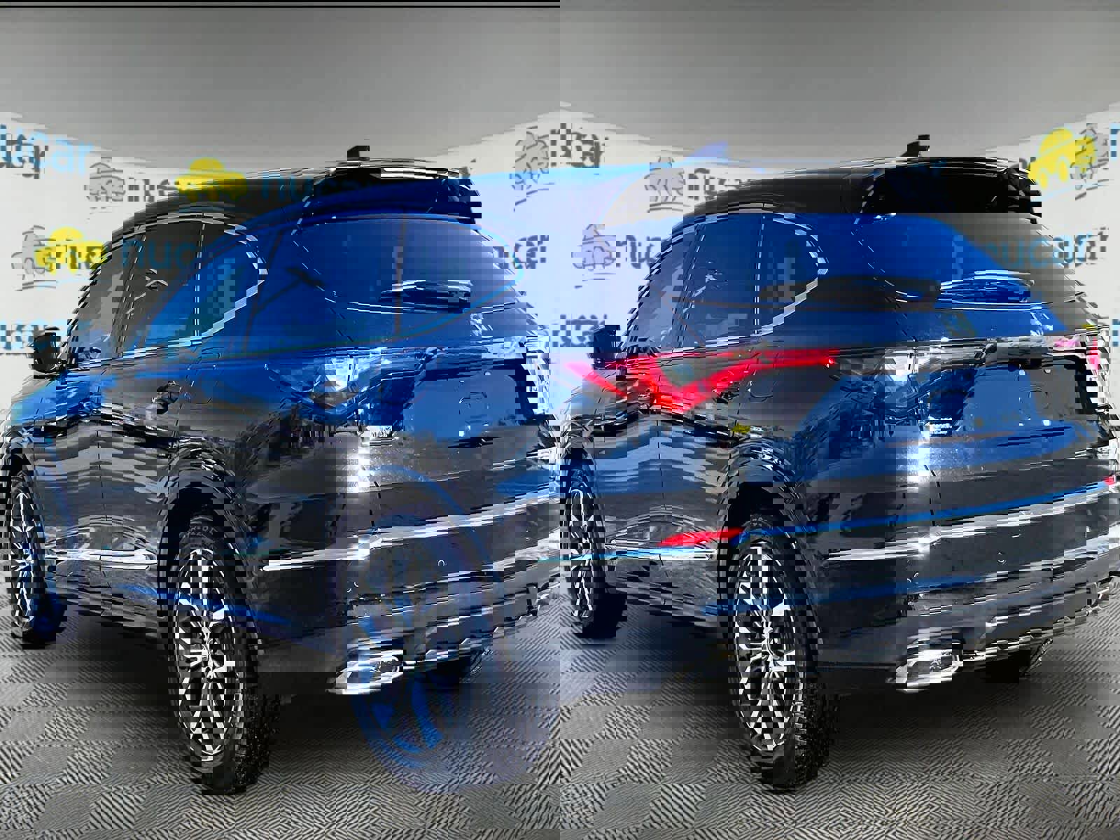 Used 2023 Acura MDX SH-AWD w/ Technology Package image 4