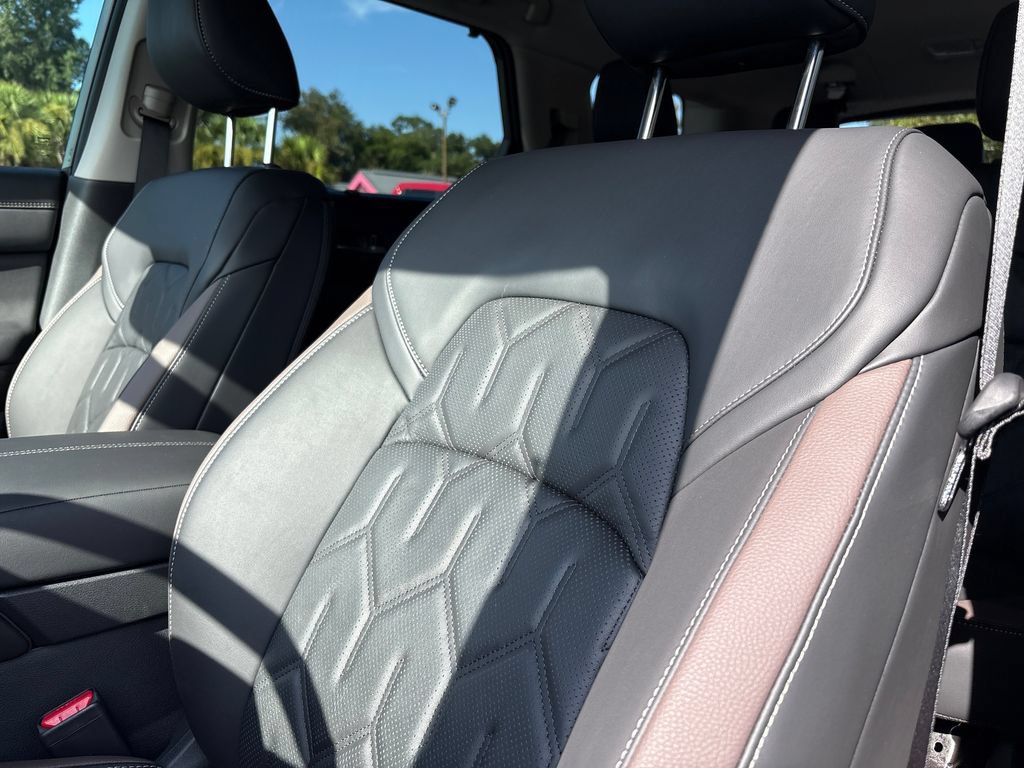 New 2026 Nissan Pathfinder Platinum FWD image 7