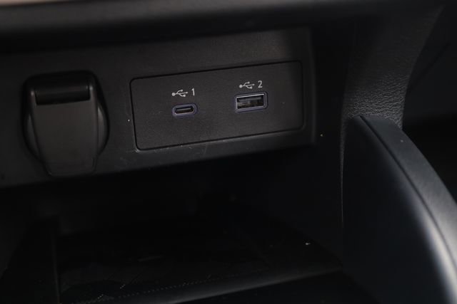 Used 2025 Nissan Versa SR w/ Trunk Package FWD image 16