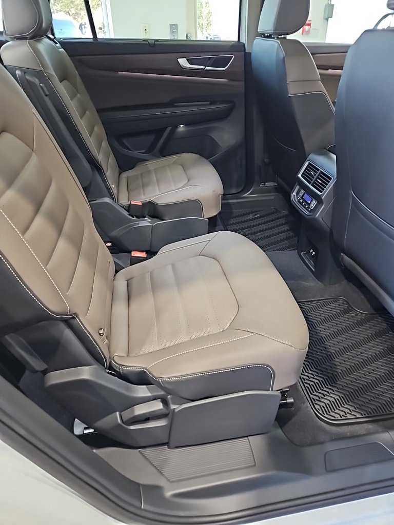 New 2026 Volkswagen Atlas SEL image 17