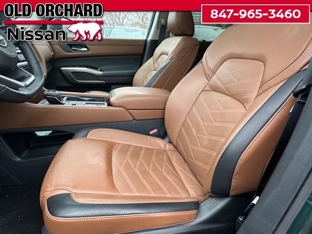 Used 2024 Nissan Pathfinder Platinum w/ Cargo Package image 10