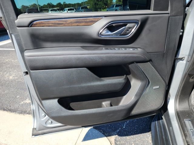 Used 2024 Chevrolet Suburban Premier w/ Premium Package image 25