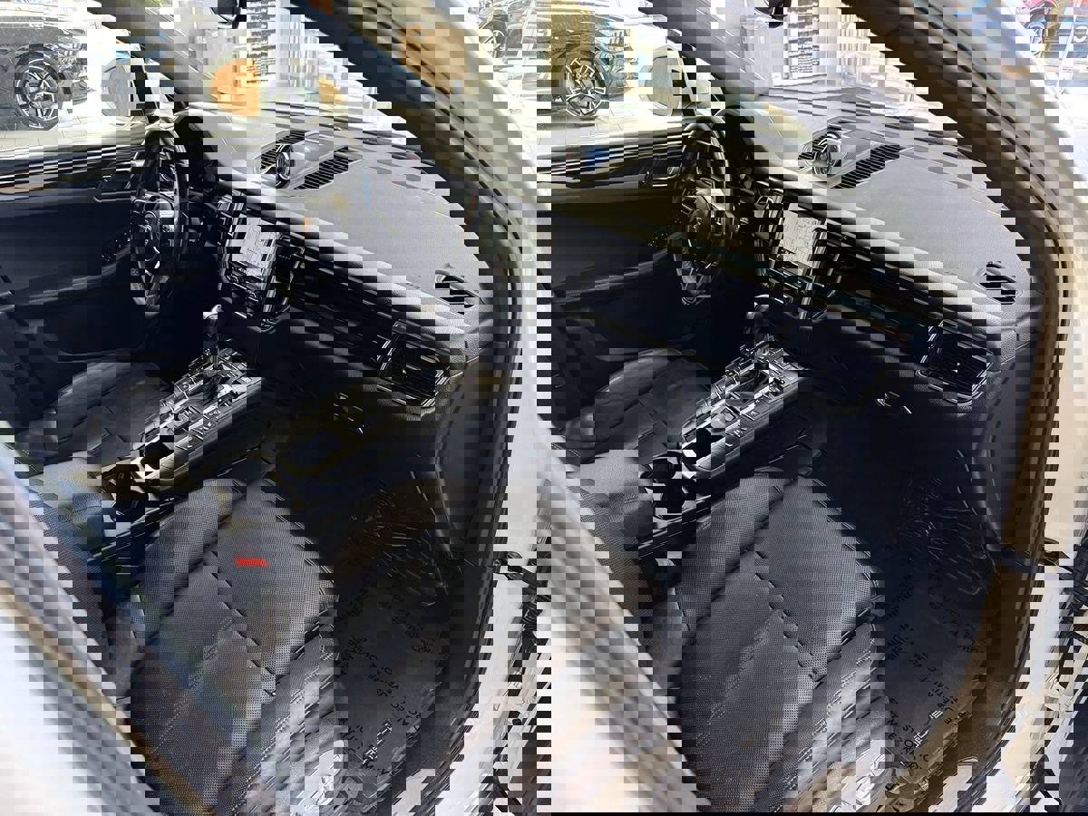 Used 2015 Porsche Macan S image 17