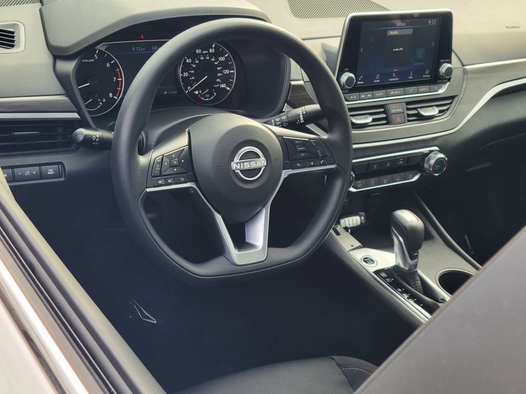 New 2025 Nissan Altima 2.5 SV image 3