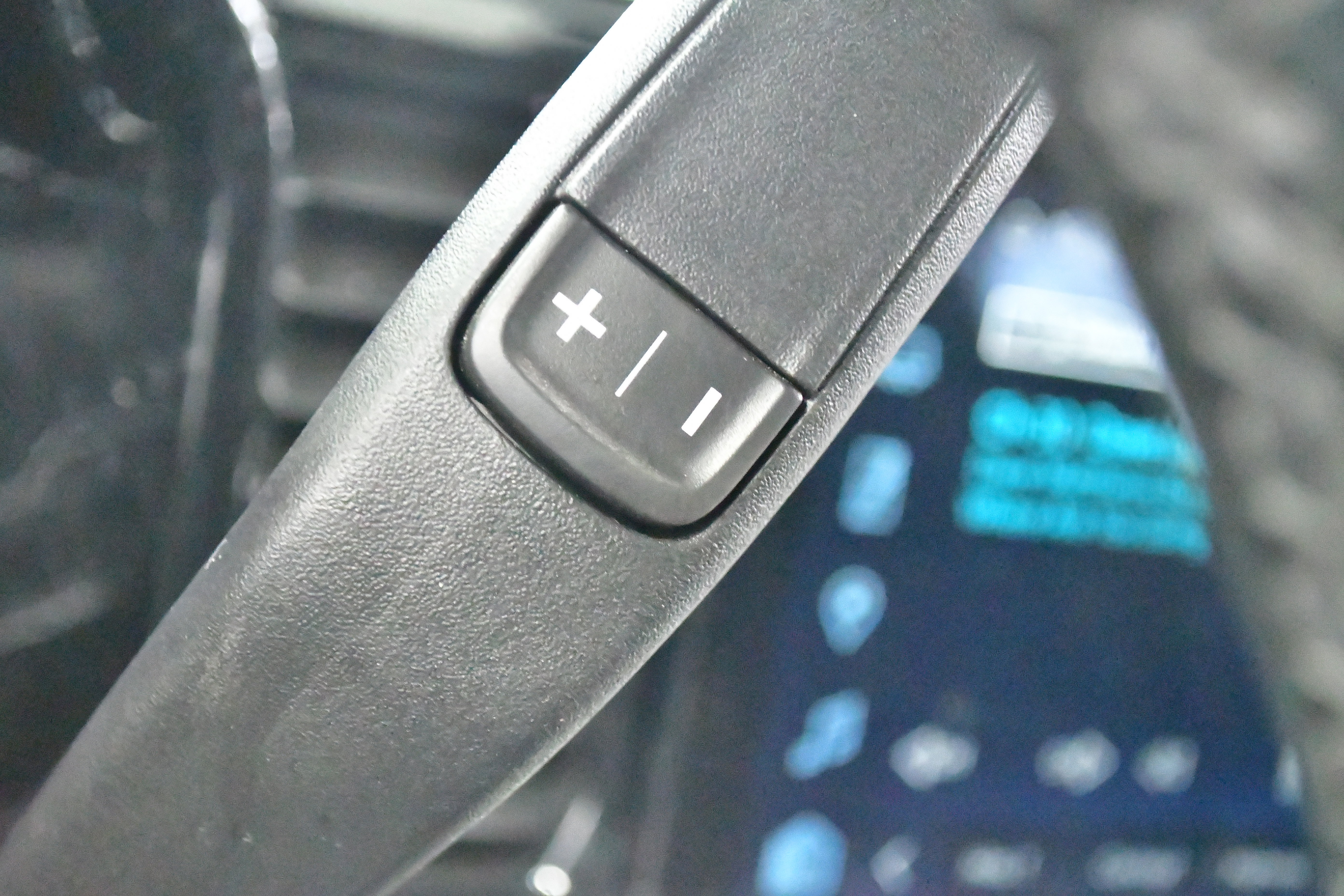 Used 2024 Chevrolet Silverado 1500 LT AWD/4WD image 21