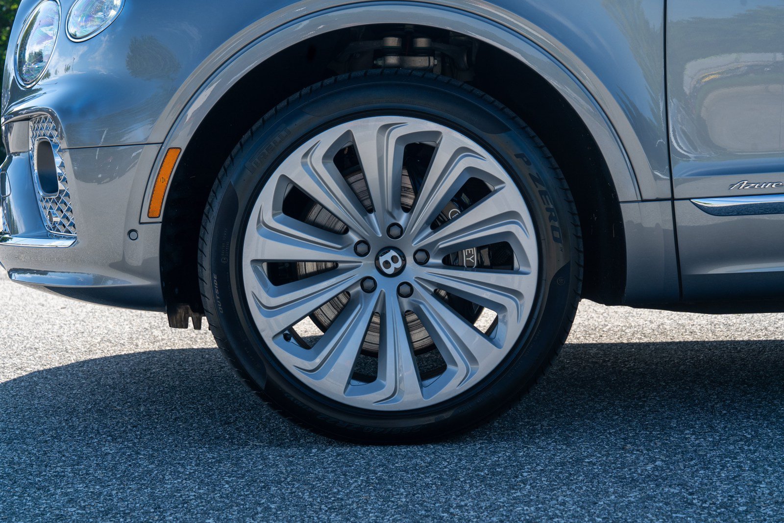 Used 2023 Bentley Bentayga AWD/4WD image 11