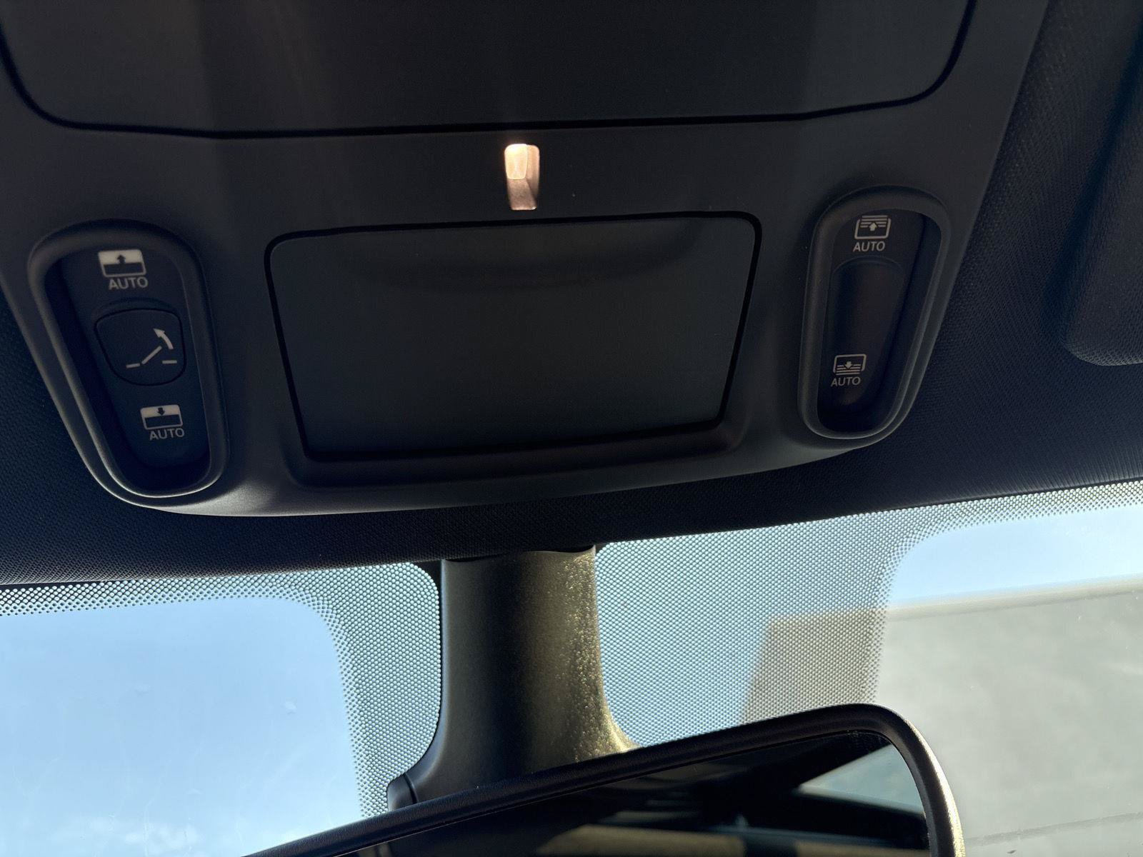 New 2027 Chrysler Pacifica Limited AWD/4WD image 26