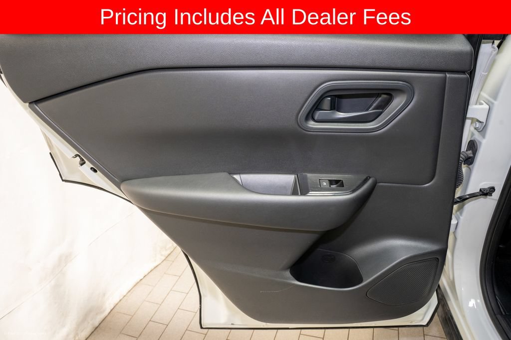 Used 2024 Nissan Rogue S FWD image 8