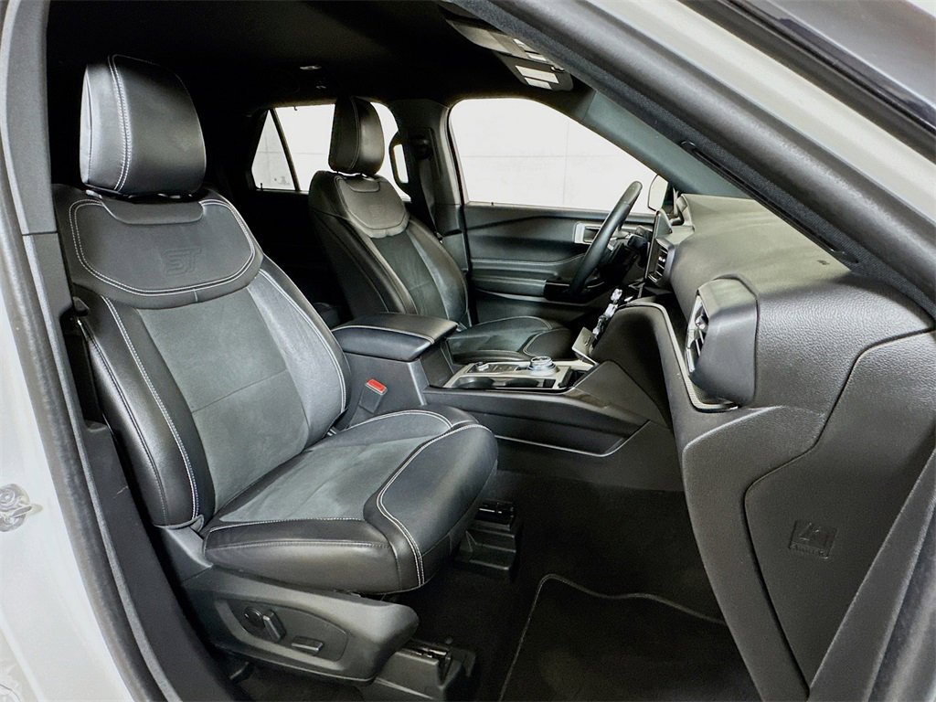 Used 2023 Ford Explorer ST image 26