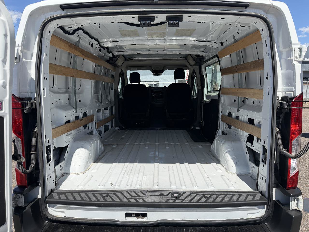 Used 2022 Ford Transit 250 Low Roof w/ Exterior Upgrade Package RWD image 24