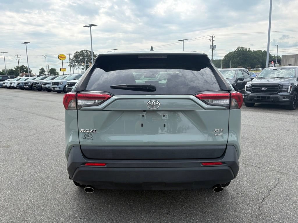 Used 2019 Toyota RAV4 XLE Premium AWD/4WD image 5