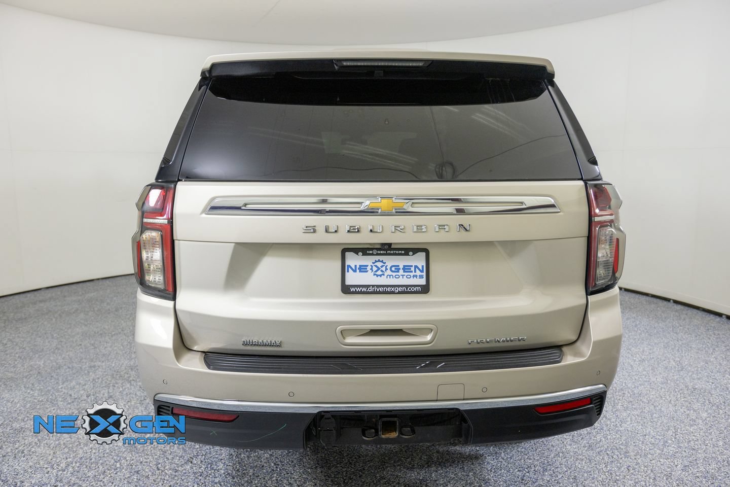 Used 2022 Chevrolet Suburban Premier AWD/4WD image 6
