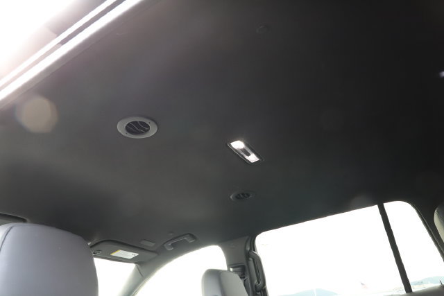 Used 2025 Buick Enclave Preferred AWD/4WD image 22