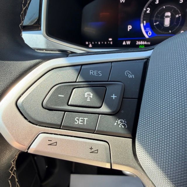 Used 2025 Volkswagen Taos SE AWD/4WD image 23