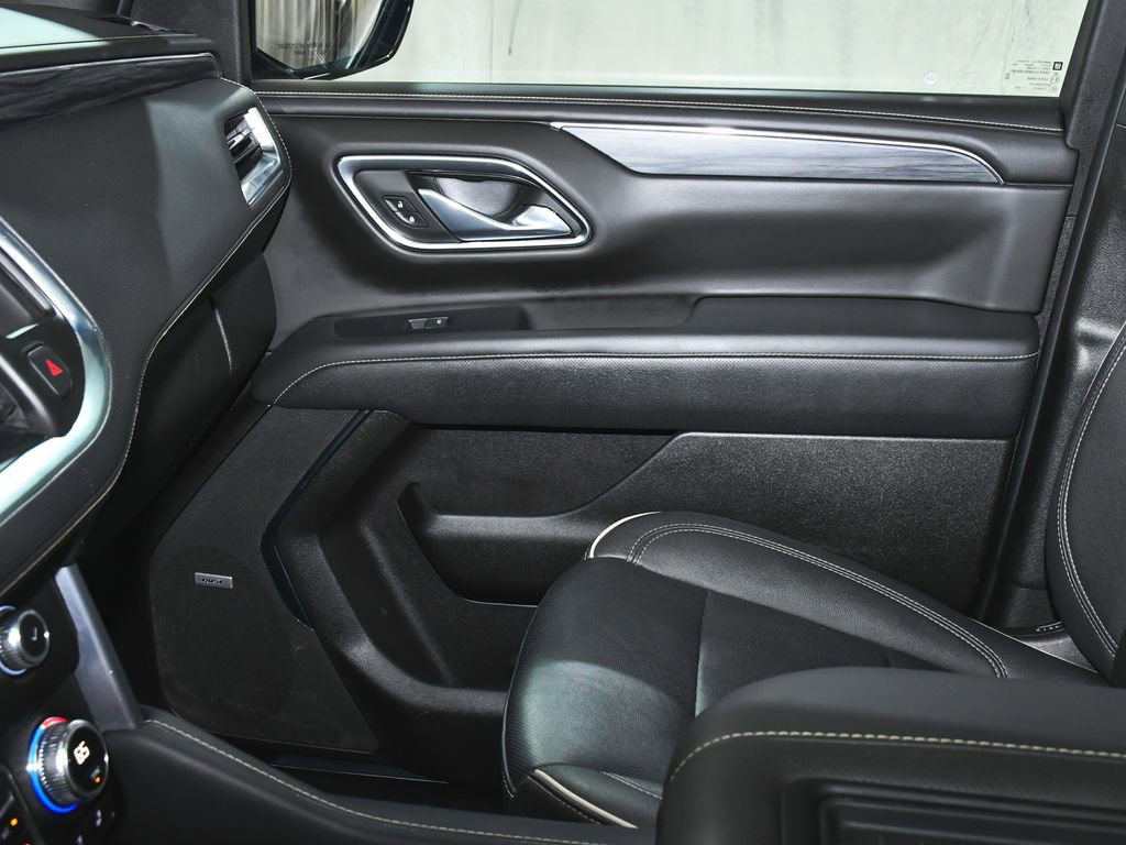 Used 2023 GMC Yukon XL SLT w/ SLT Premium Package image 38