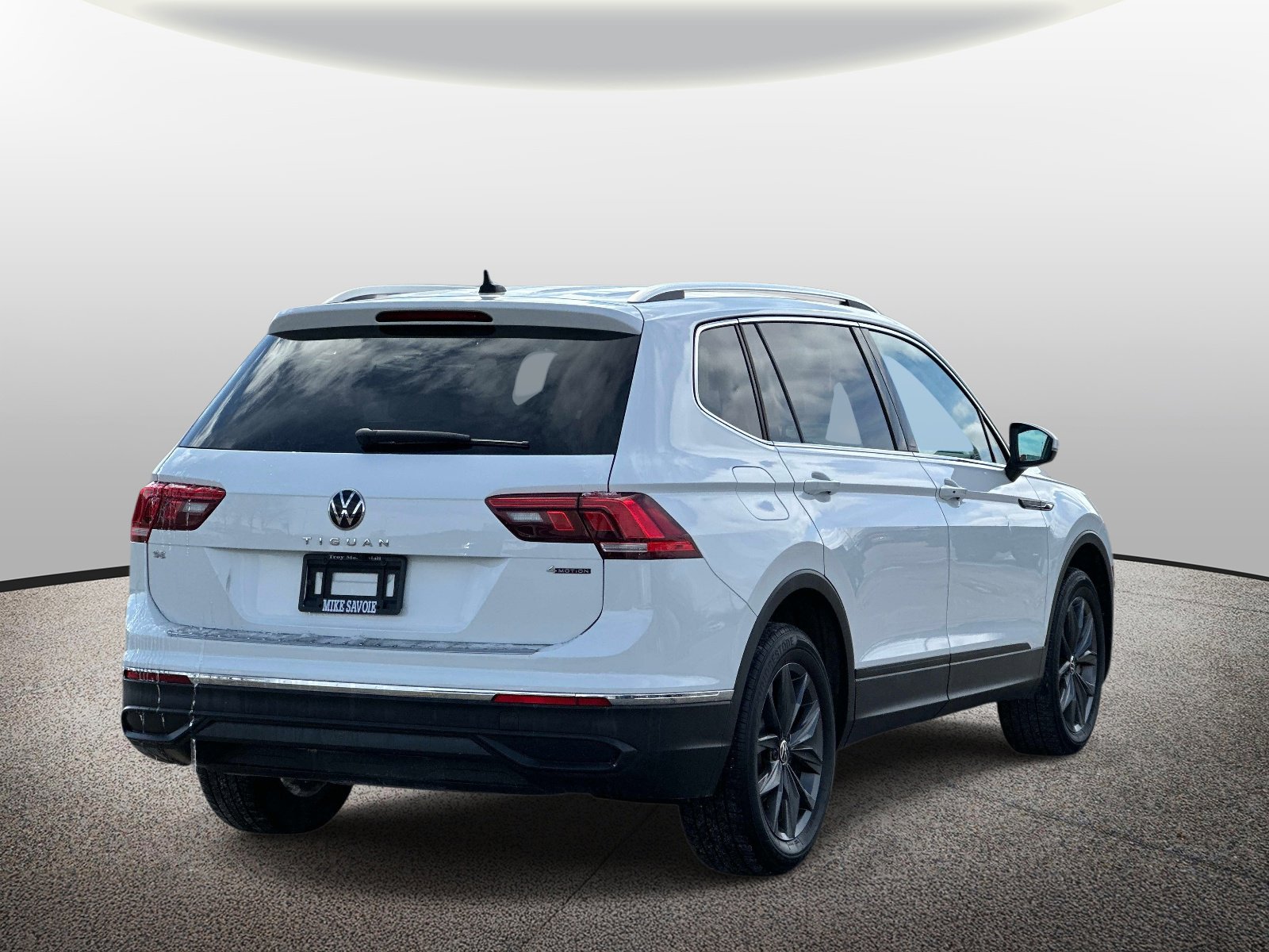 Used 2022 Volkswagen Tiguan SE AWD/4WD image 4