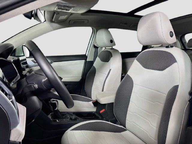 Certified 2025 Volkswagen Taos SE AWD/4WD image 24