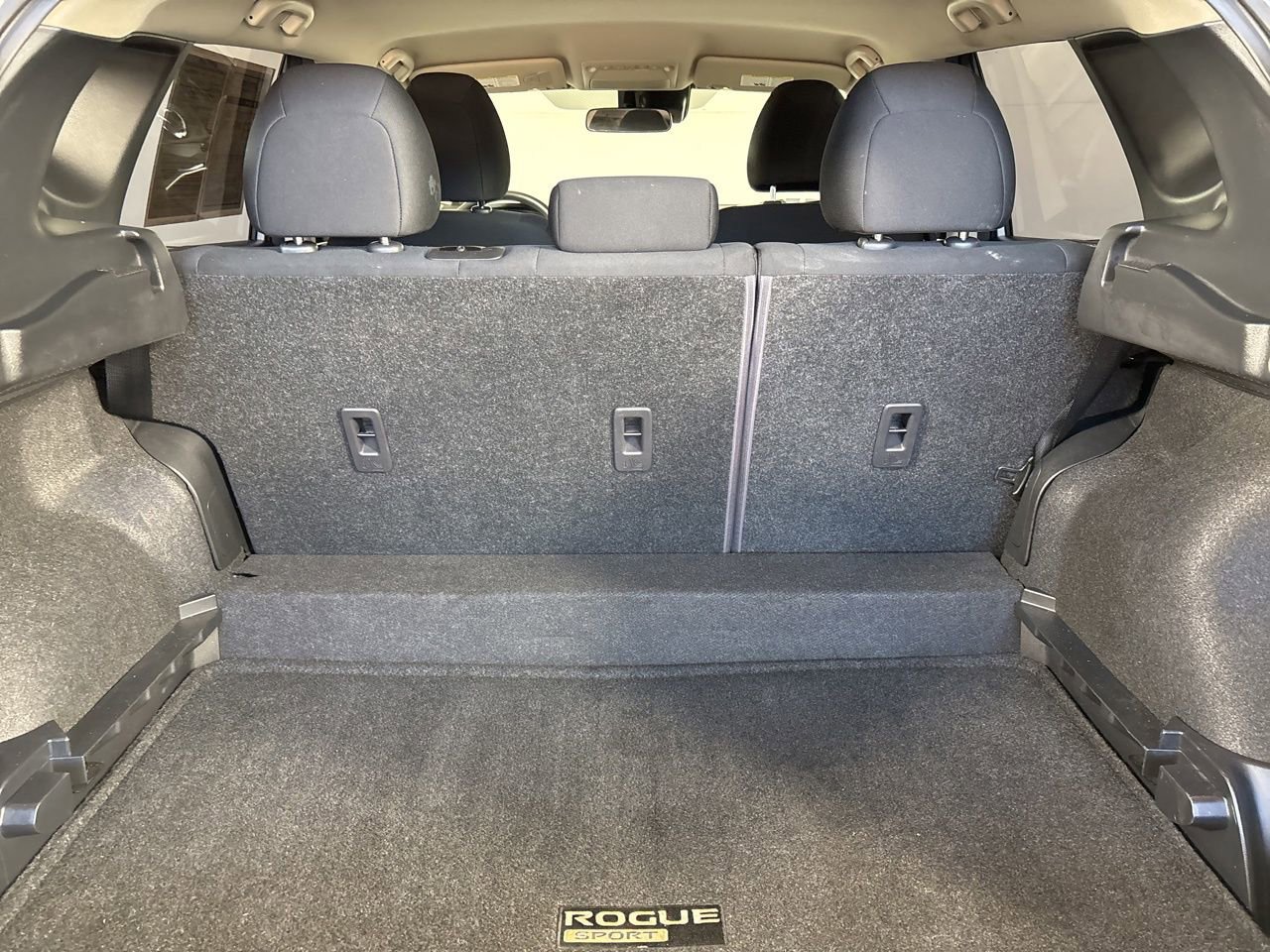 Used 2022 Nissan Rogue Sport S image 23