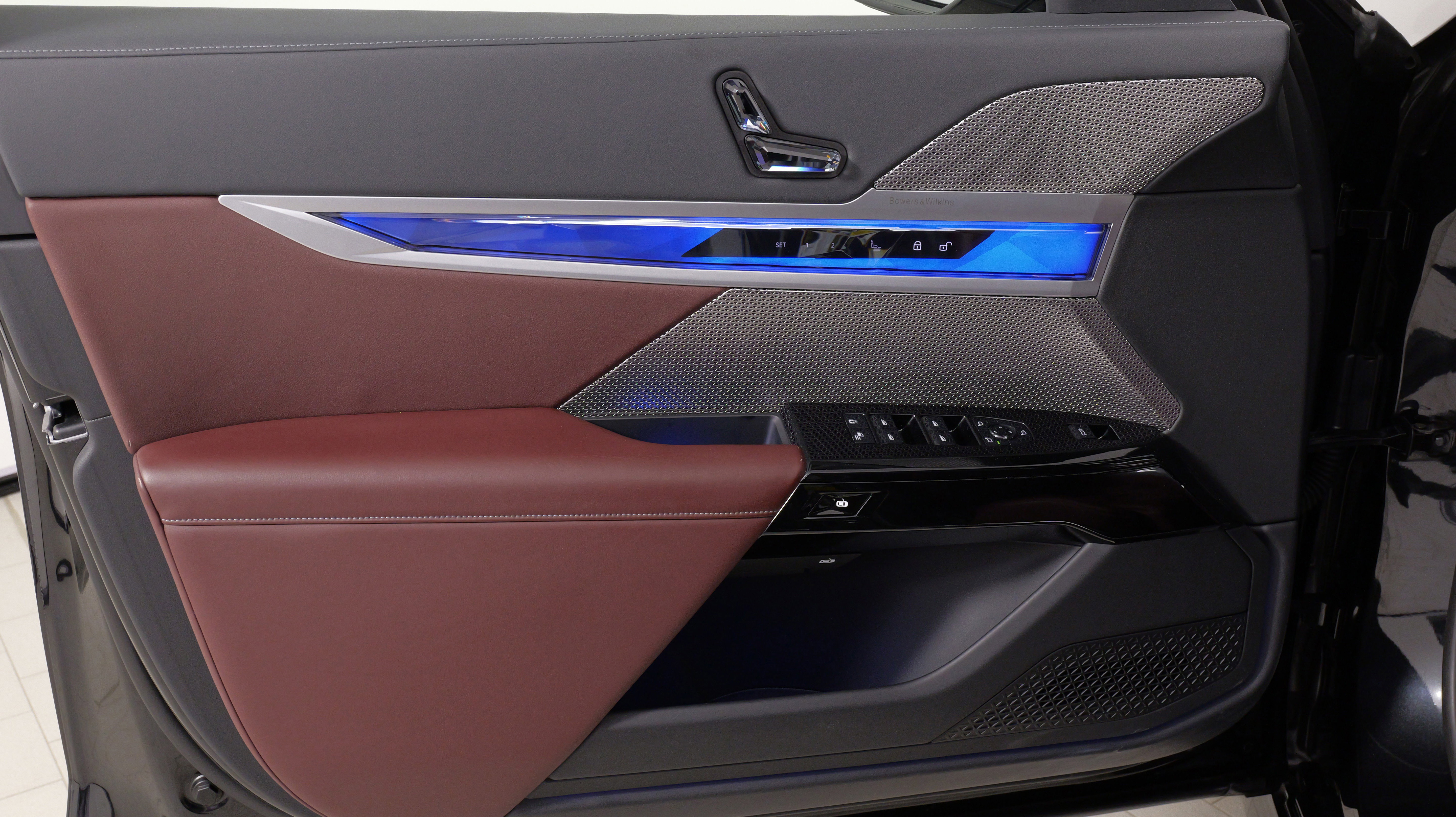 Used 2023 BMW 760i xDrive image 22