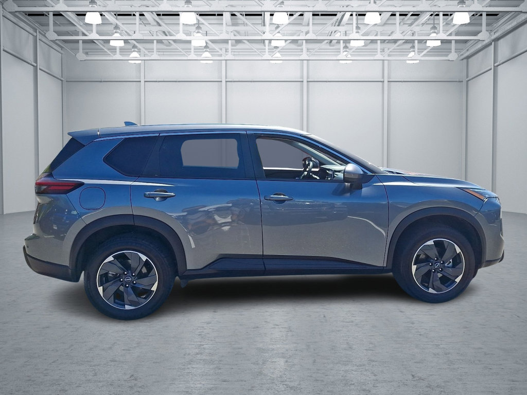 Used 2024 Nissan Rogue SV FWD image 6