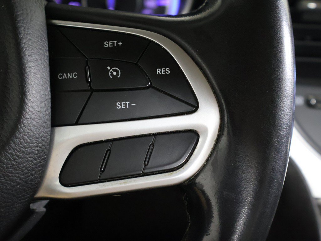 Used 2018 Chrysler 300 Touring L AWD/4WD image 34
