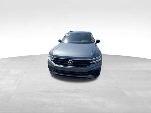 Used 2023 Volkswagen Tiguan SE R-Line image 3