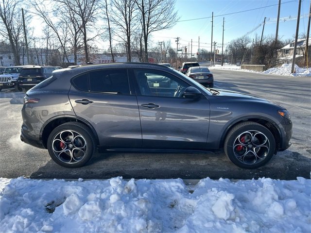 New 2025 Alfa Romeo Stelvio Sprint w/ Veloce Package image 9