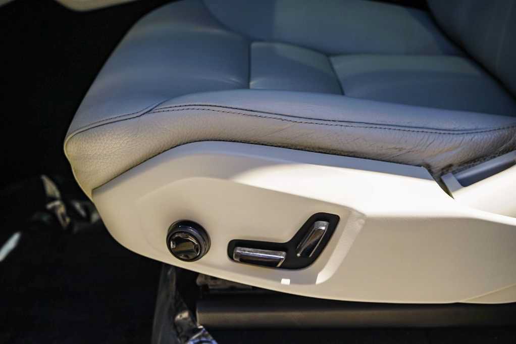 Used 2018 Volvo XC90 T6 Momentum w/ Convenience Package AWD/4WD image 21