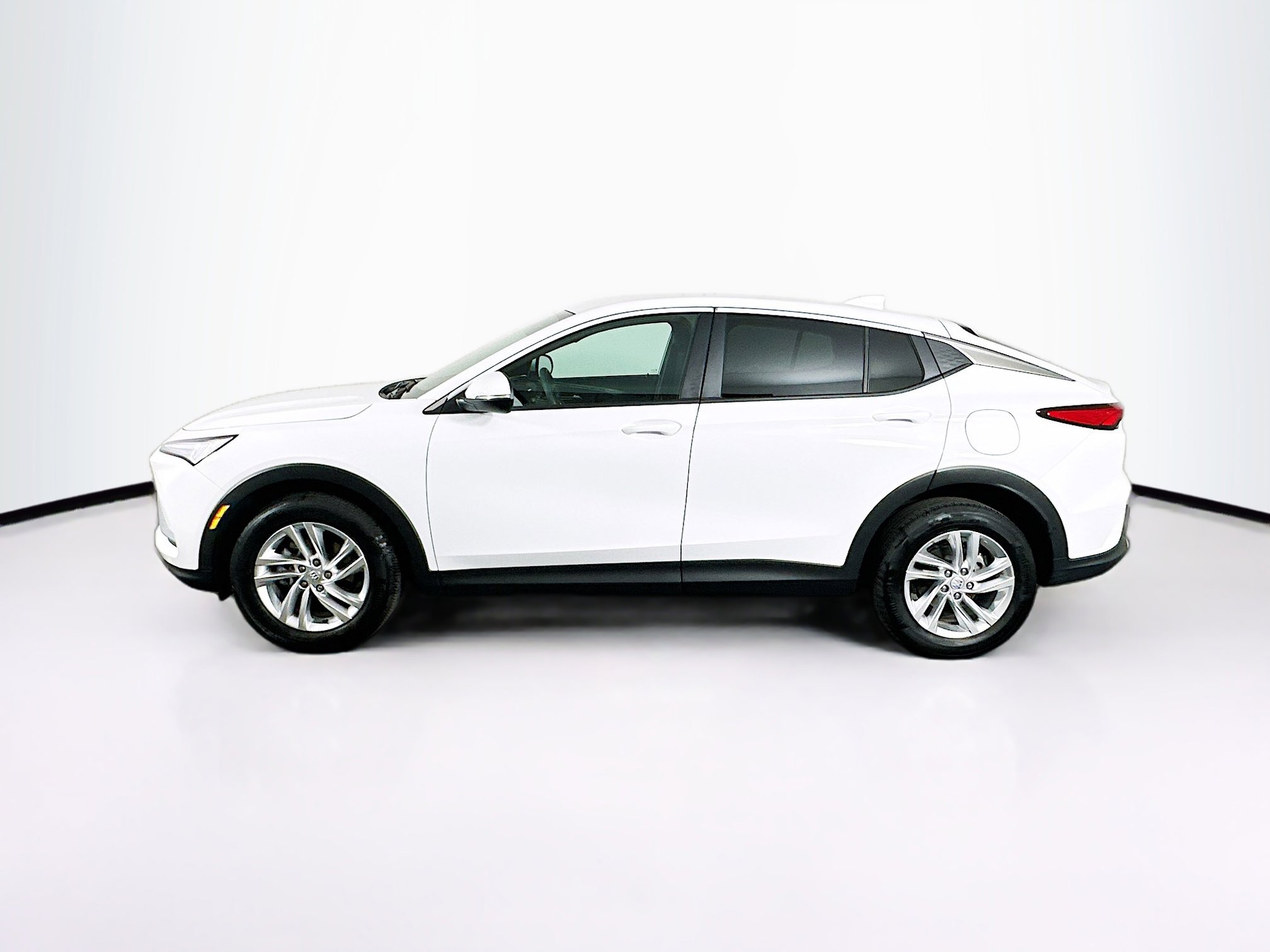 Used 2025 Buick Envista Preferred FWD image 4