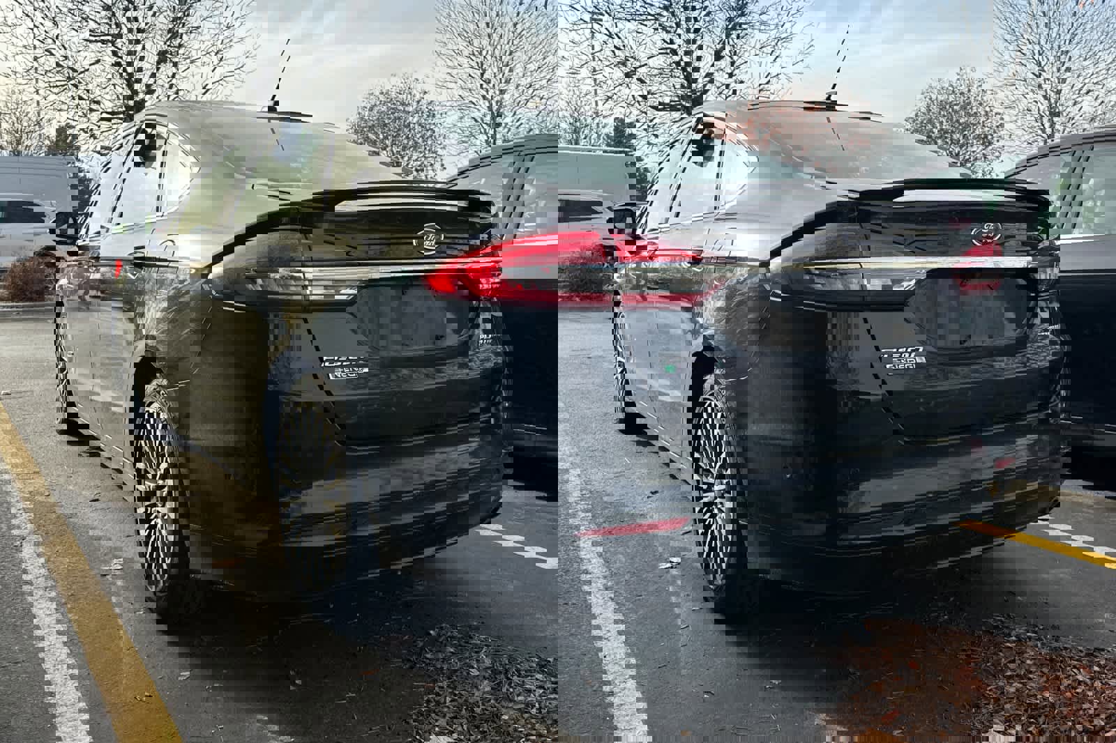 Used 2017 Ford Fusion Energi Platinum image 3