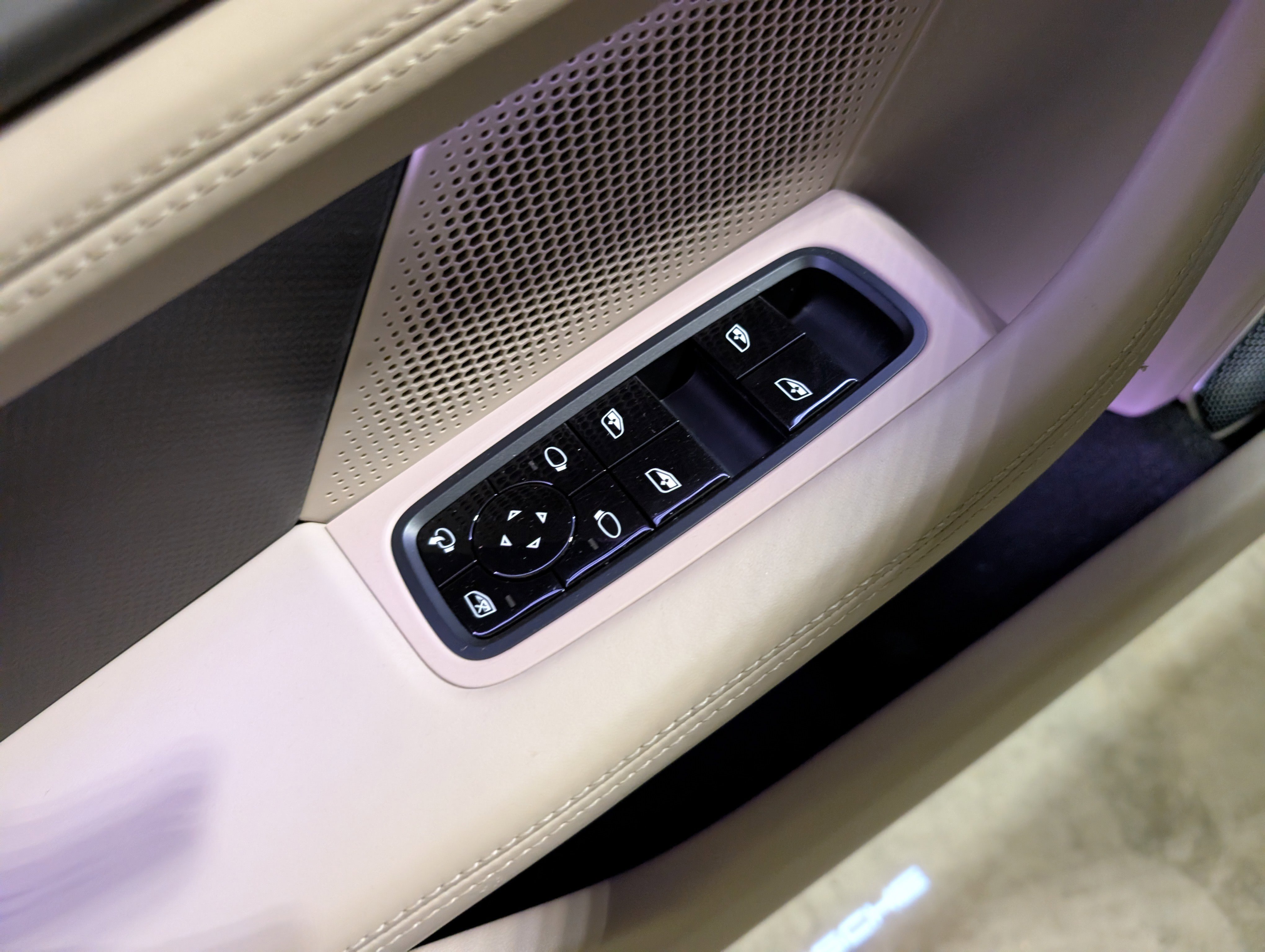 Used 2021 Porsche Taycan Turbo S image 32