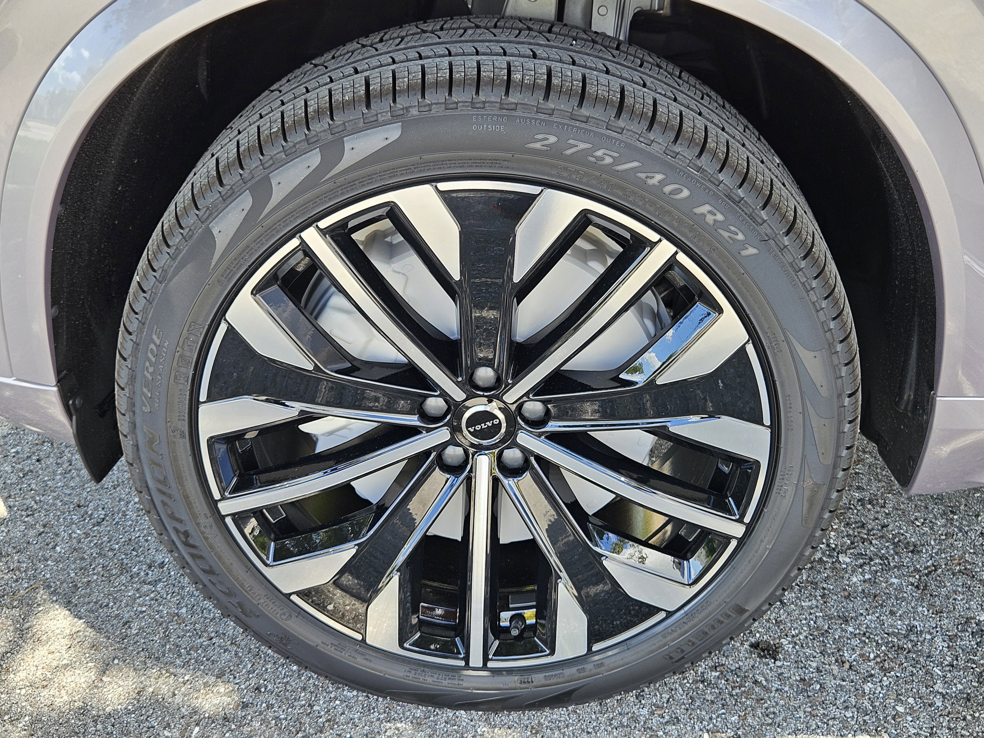 New 2026 Volvo XC90 B5 Plus image 36