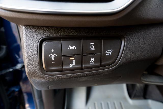 Used 2020 Hyundai Santa Fe Limited image 13