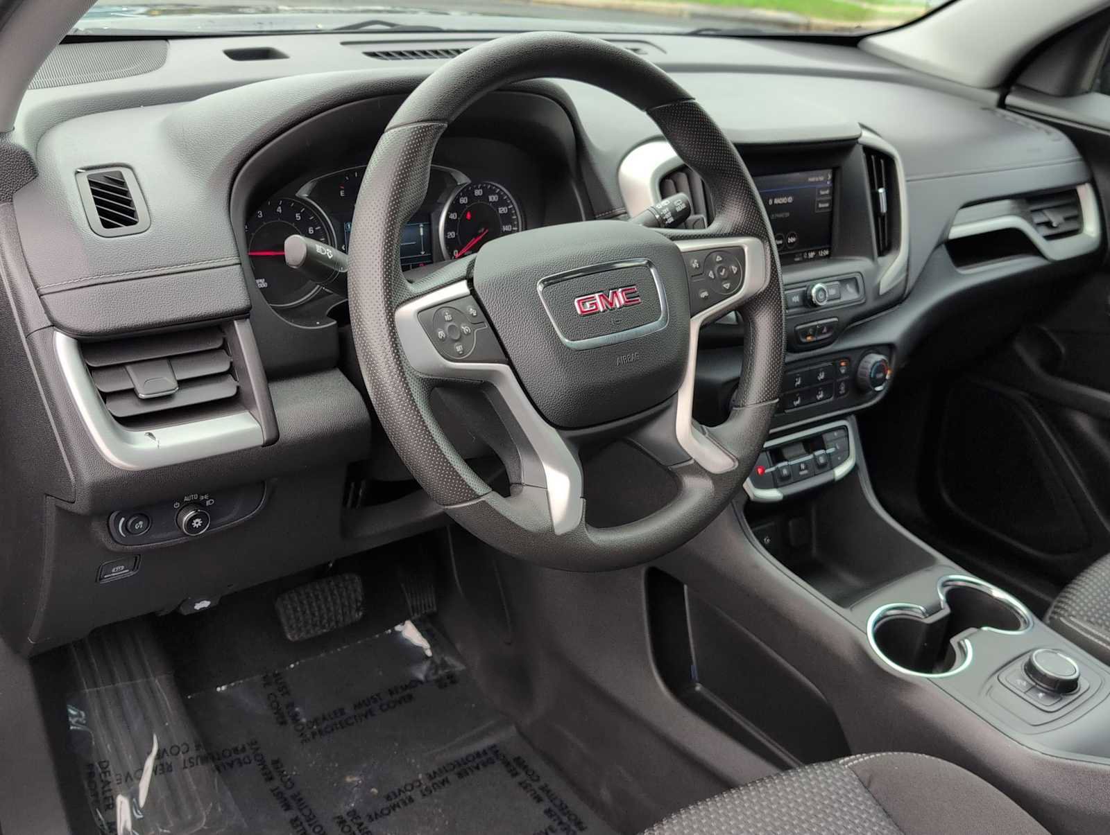 Used 2024 GMC Terrain SLE image 10