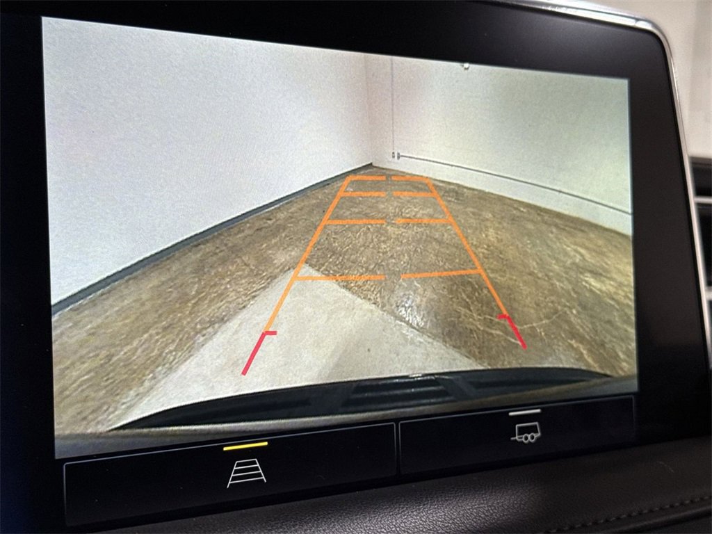 Used 2024 Chevrolet Suburban LT image 15