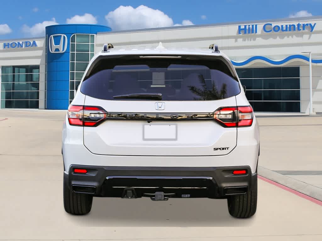 New 2026 Honda Pilot Sport image 3
