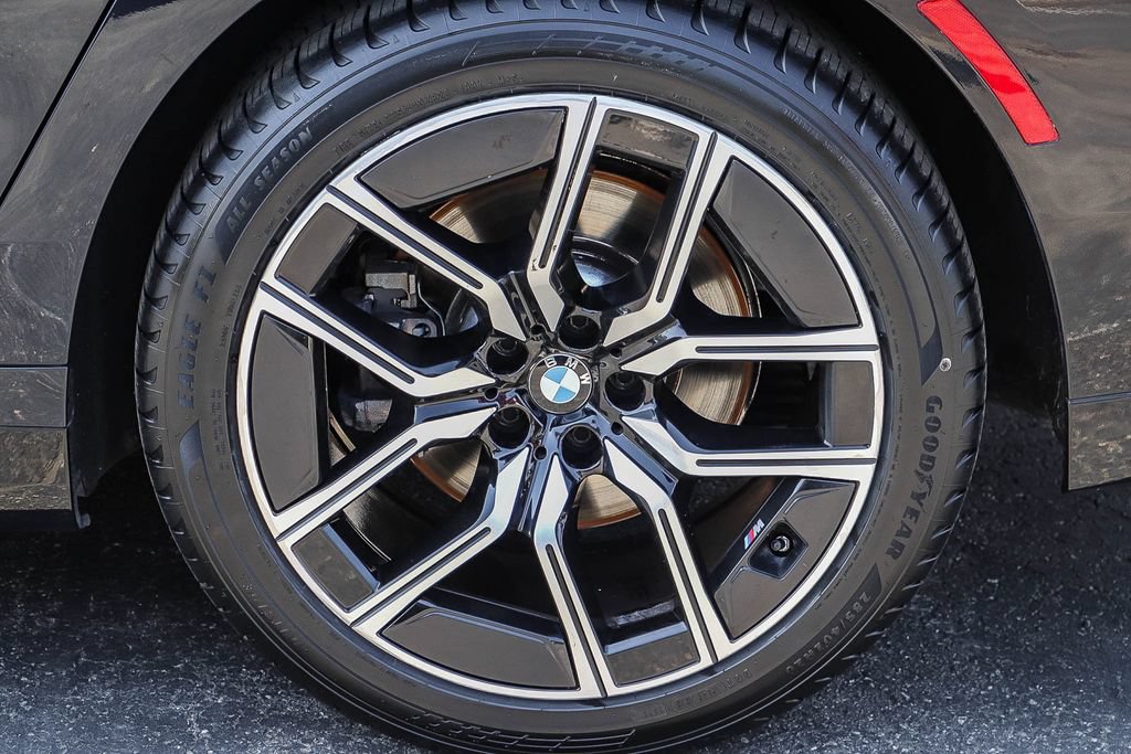 Used 2024 BMW 740i RWD image 14