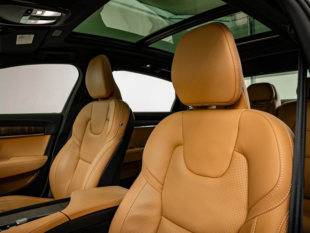 Used 2023 Volvo S90 B6 Ultimate w/ Lounge Package image 30