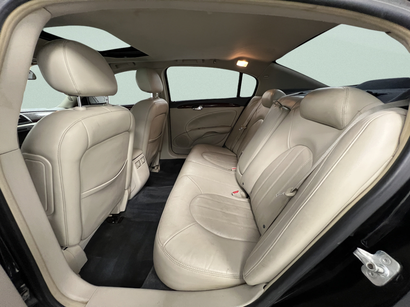 Used 2006 Buick Lucerne CXS w/ Driver Confidence Package FWD image 30