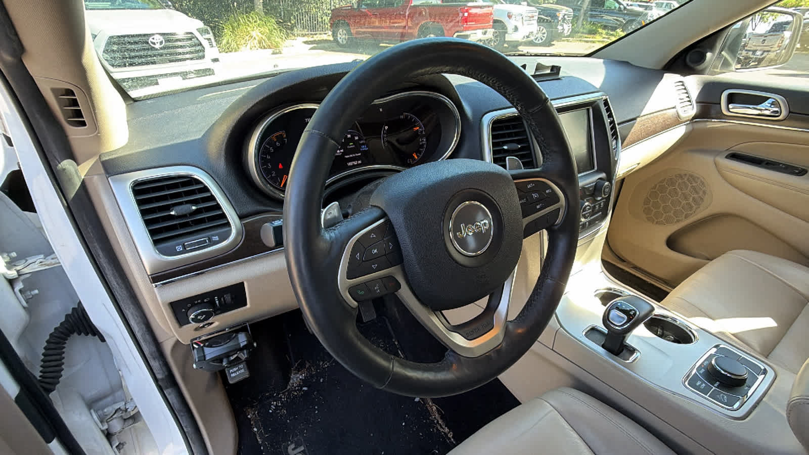 Used 2014 Jeep Grand Cherokee Limited w/ Trailer Tow Group IV AWD/4WD image 10
