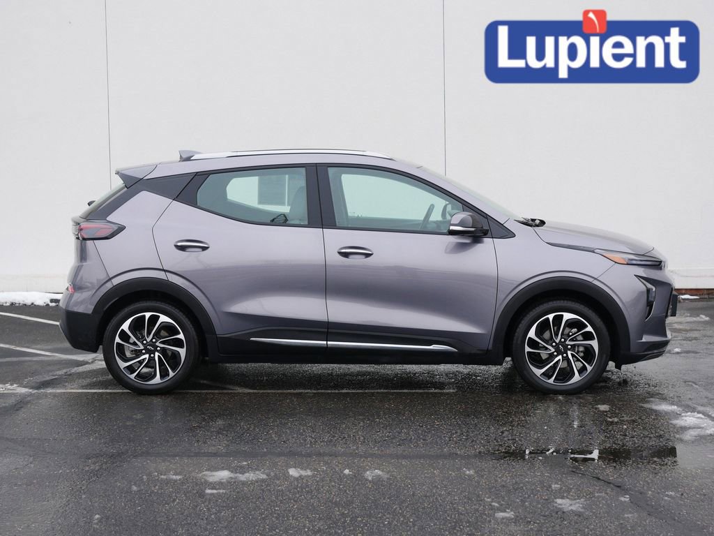 Used 2023 Chevrolet Bolt EUV Premier image 2