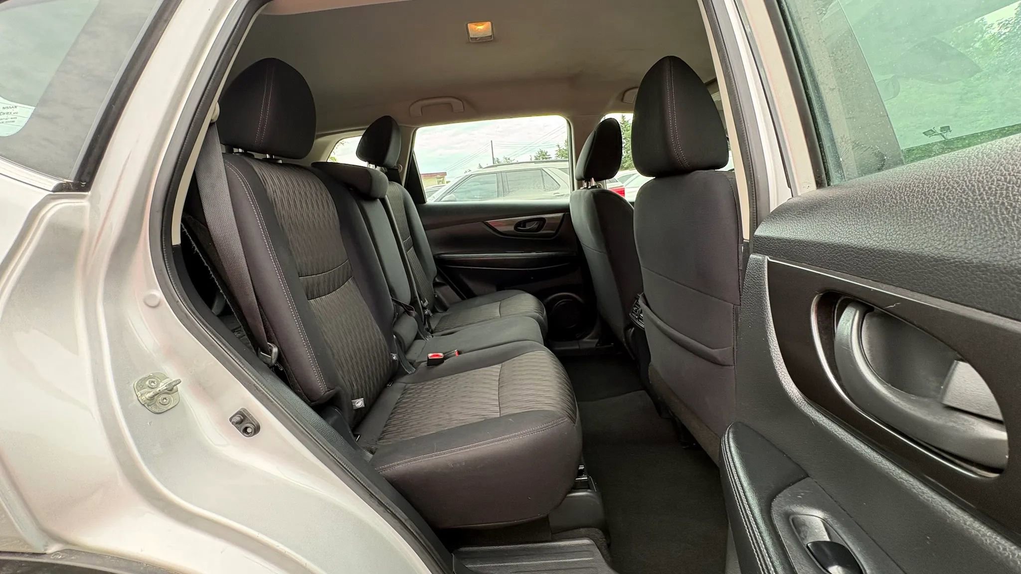 Used 2020 Nissan Rogue S AWD/4WD image 28