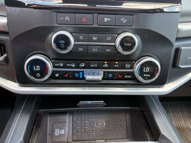 Used 2024 Ford Expedition XLT AWD/4WD image 29