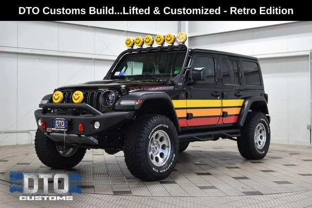 Used 2025 Jeep Wrangler Unlimited Rubicon w/ Convenience Group AWD/4WD image 3