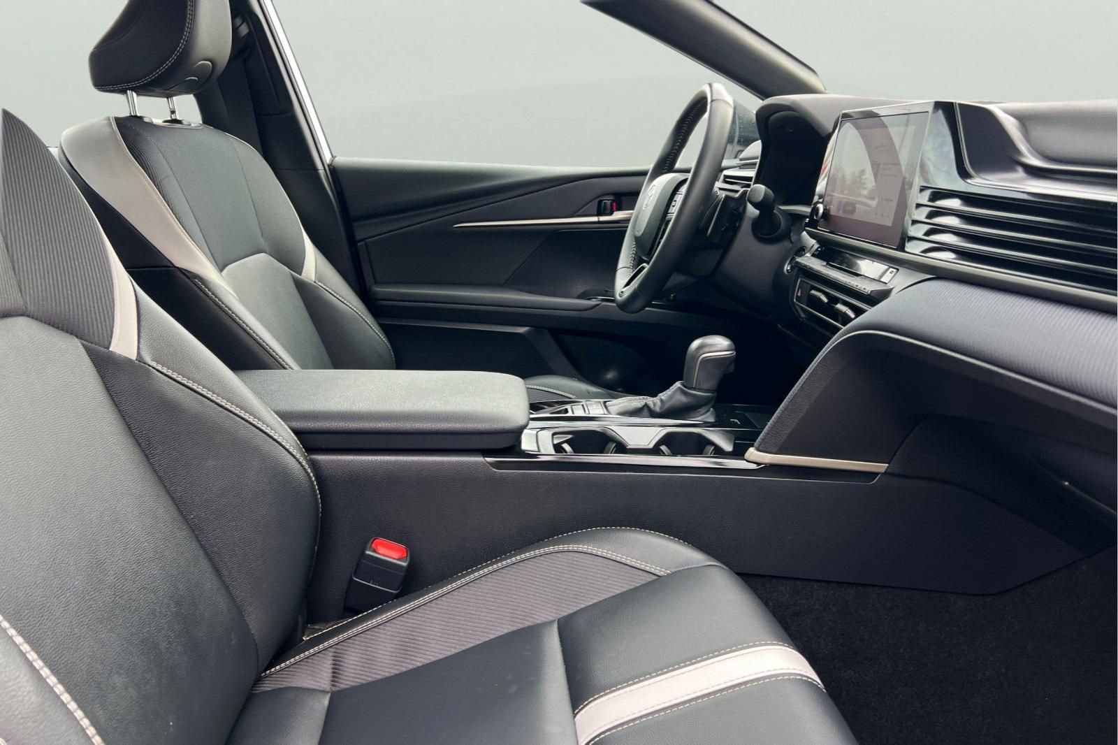 Certified 2025 Toyota Camry SE image 20